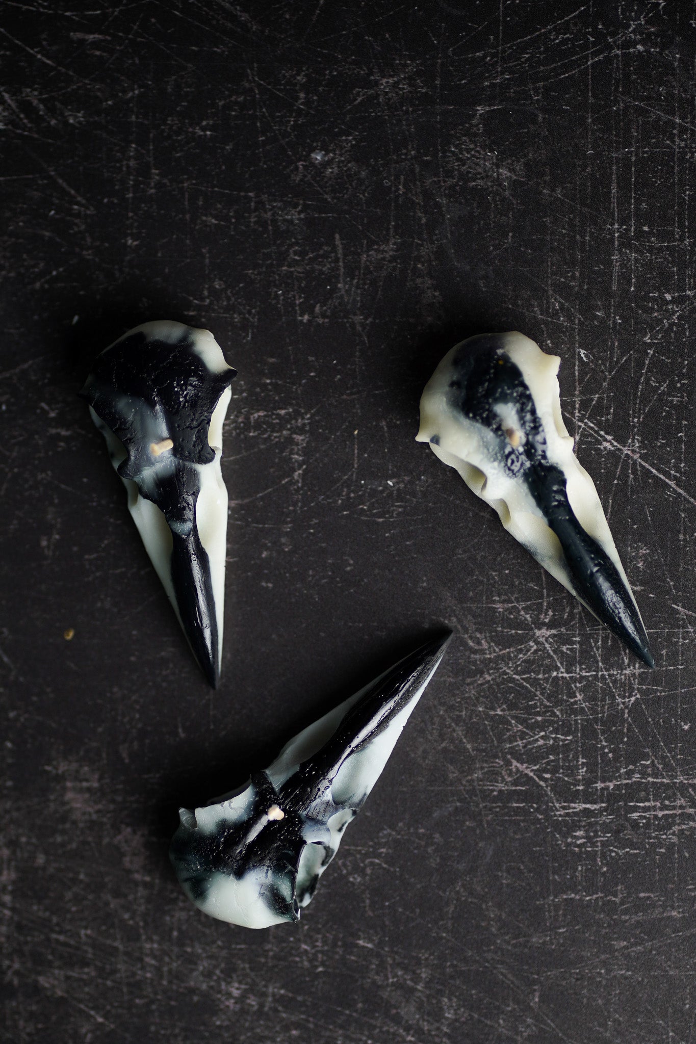 CROW SKULL CANDLE