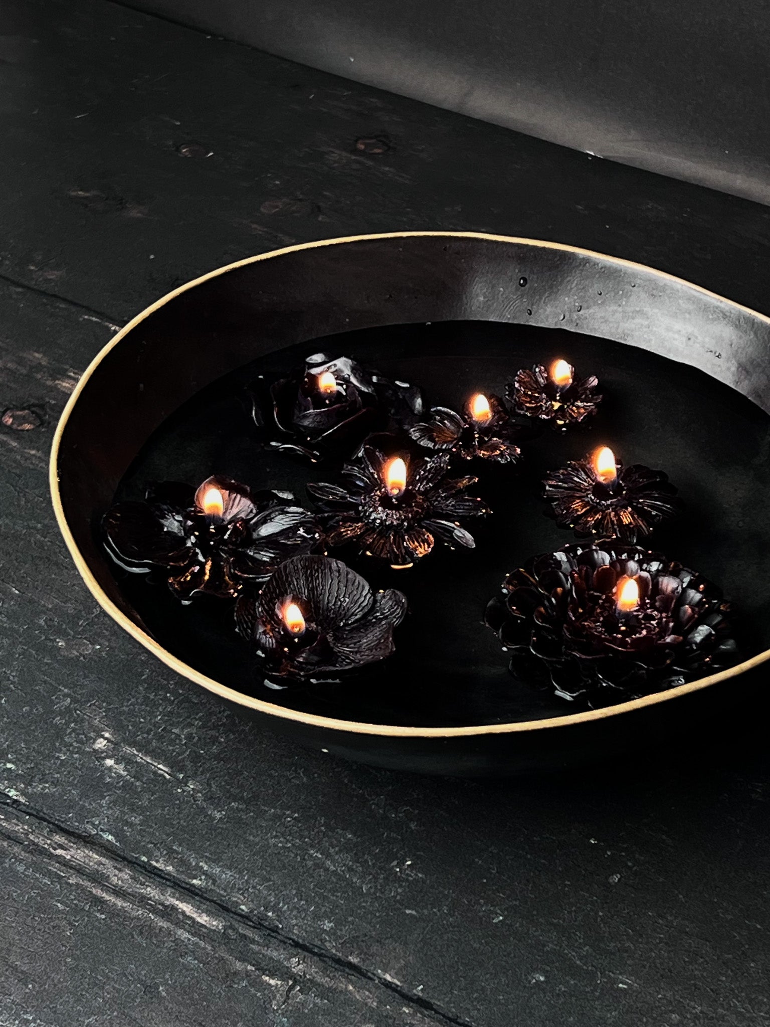 The Dark Floating Flower Candles - Collector's Edition