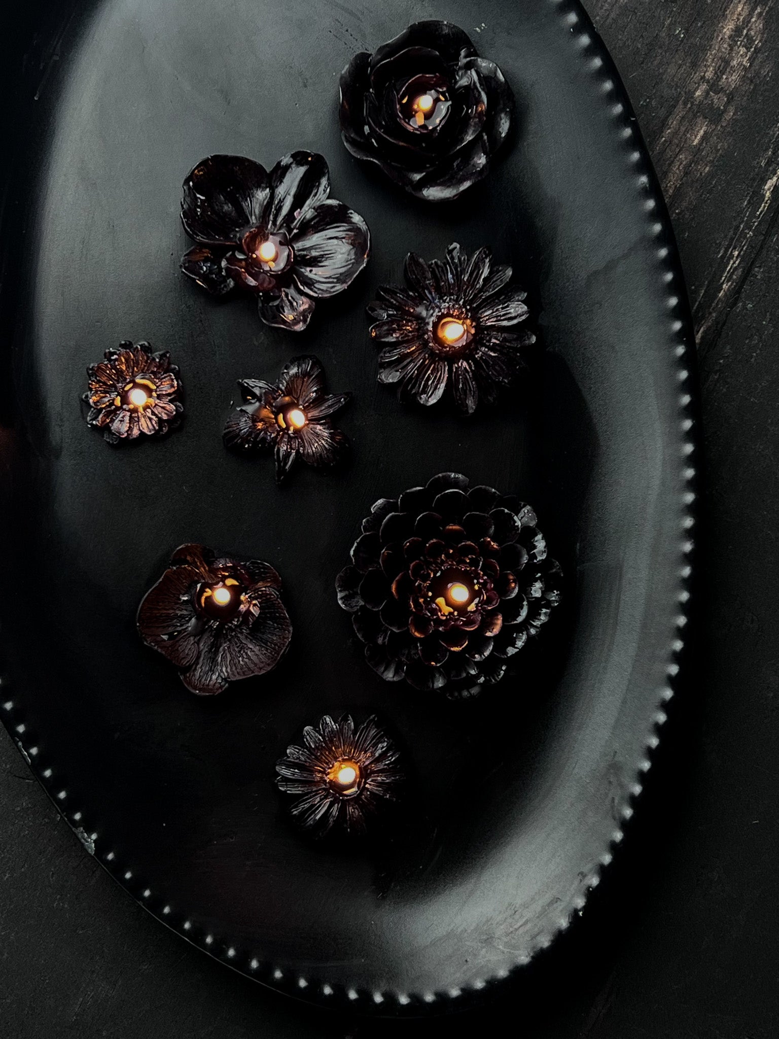 The Dark Floating Flower Candles - Collector's Edition