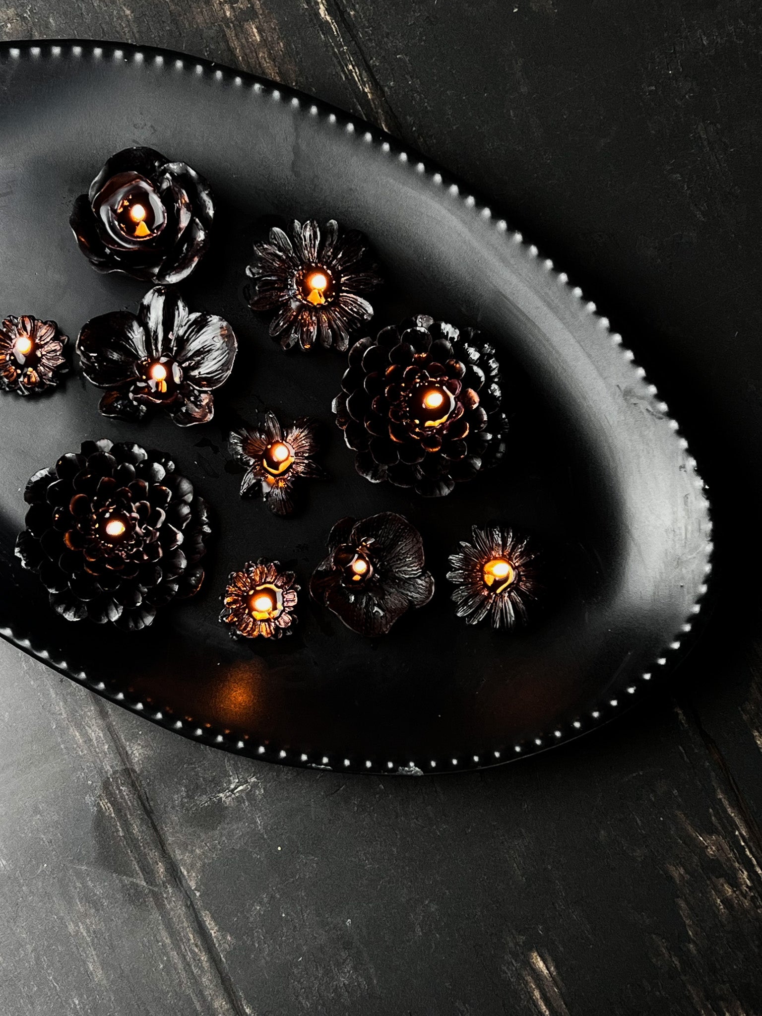 The Dark Floating Flower Candles - Collector's Edition