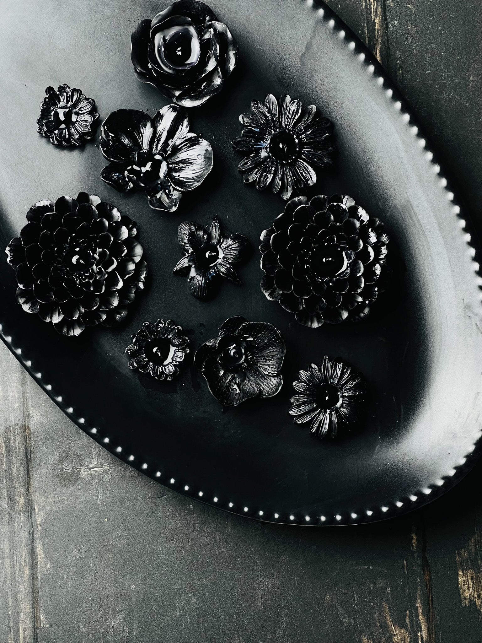 The Dark Floating Flower Candles - Collector's Edition