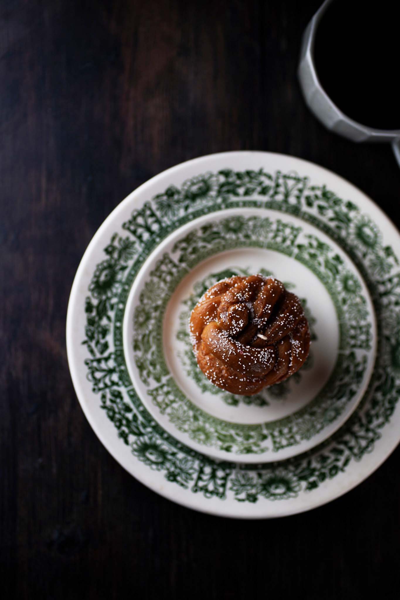 Cardamom Bun  Candle